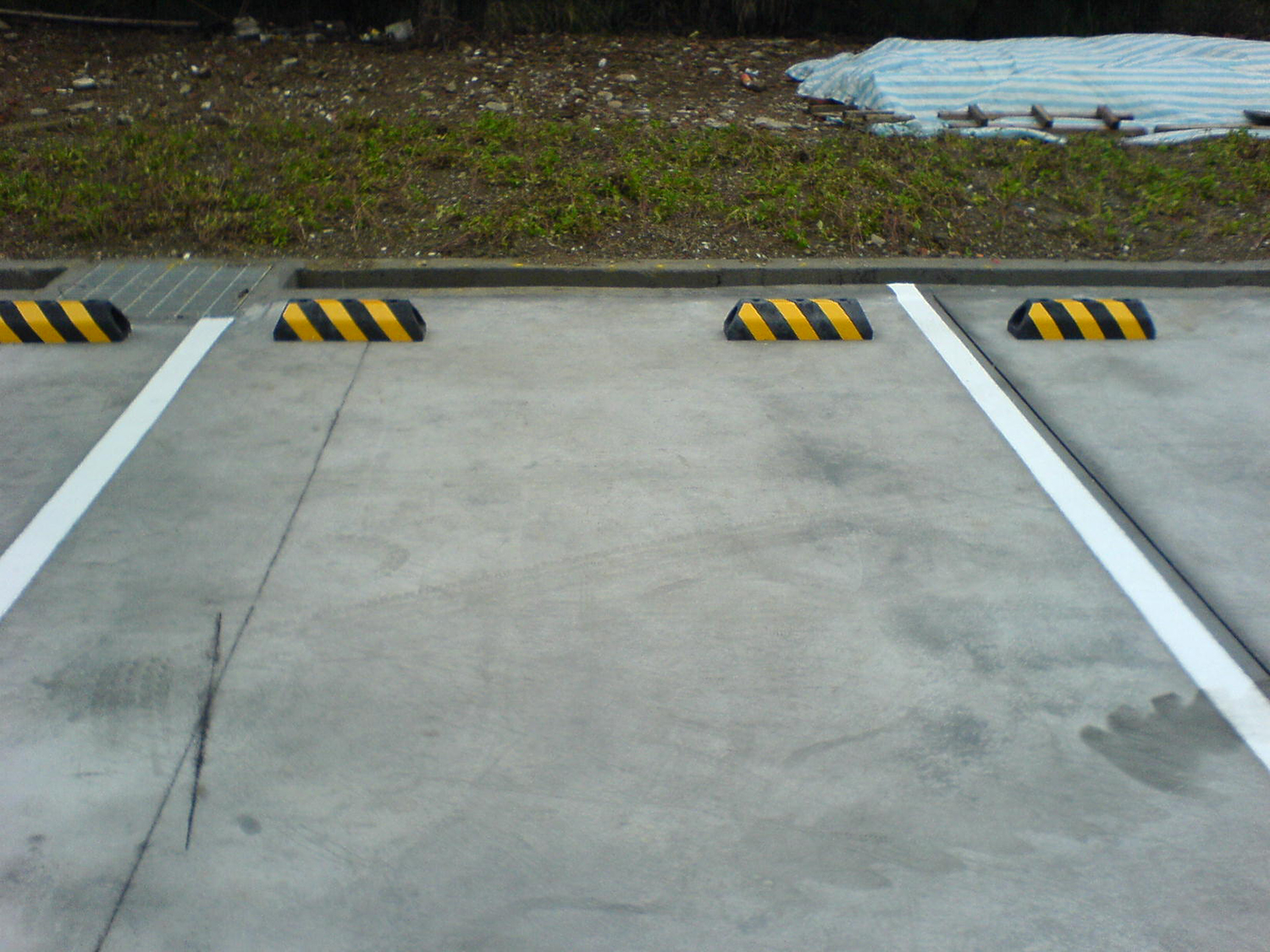 rubber parking curb-double head cover For instance